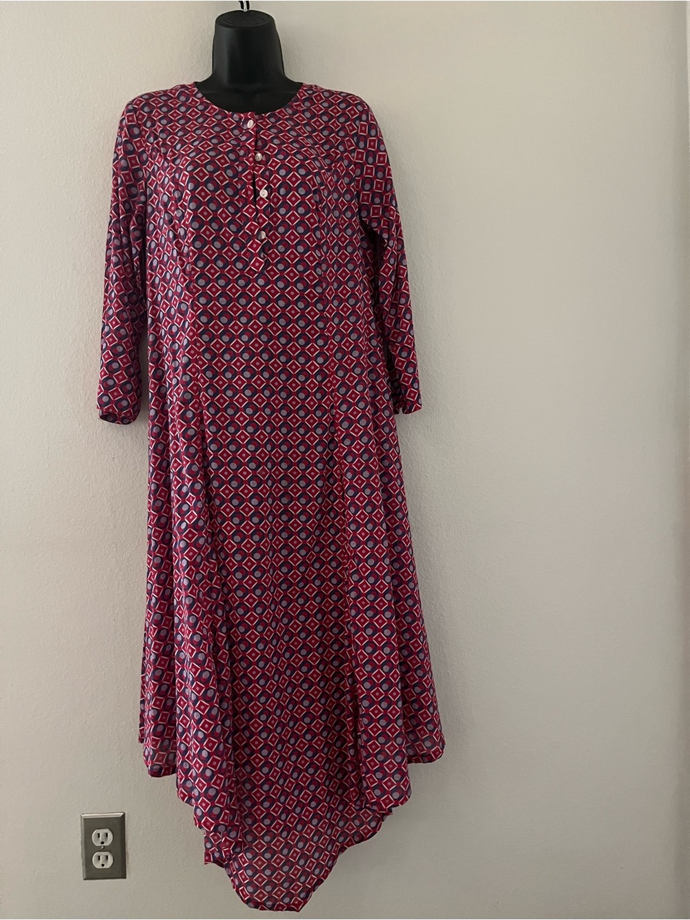Women's Long Sleeve Geometric Maxi Dress - Pink Multi